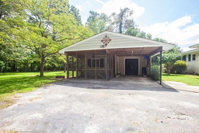 Building Photo - 3917 Halifax Rd