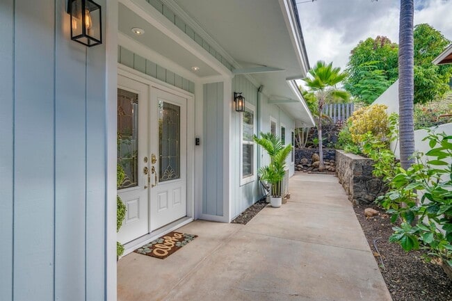 Building Photo - 912 N Niheu Pl