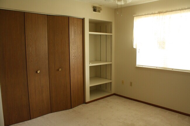 Building Photo - 201 Clubhouse Dr