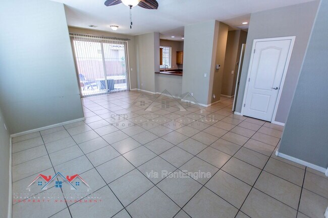 Building Photo - 13562 W Cypress St