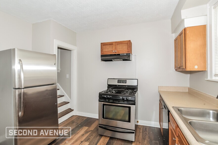 Building Photo - 3121 Cavanaugh Ave