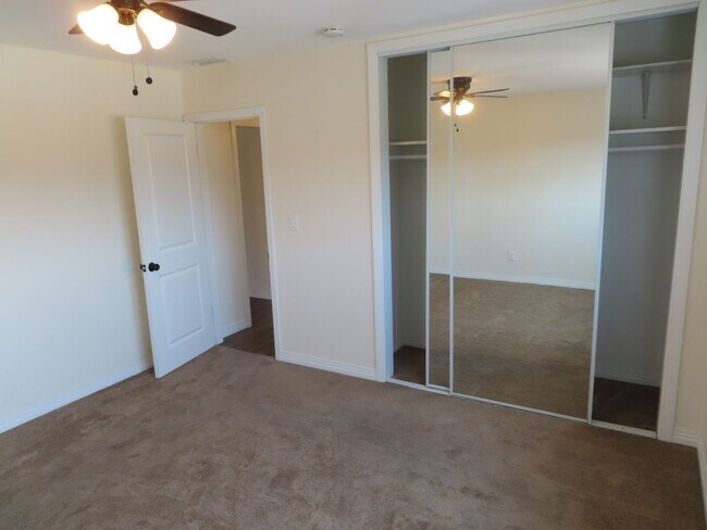 Building Photo - Renovated Two Bedroom Apartment in La Mesa