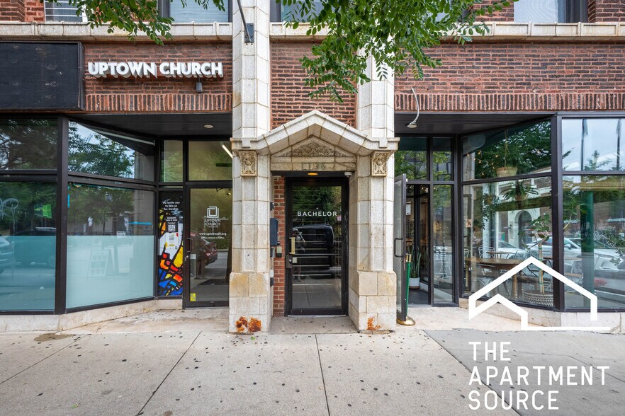 Building Photo - 1136 W Wilson Ave