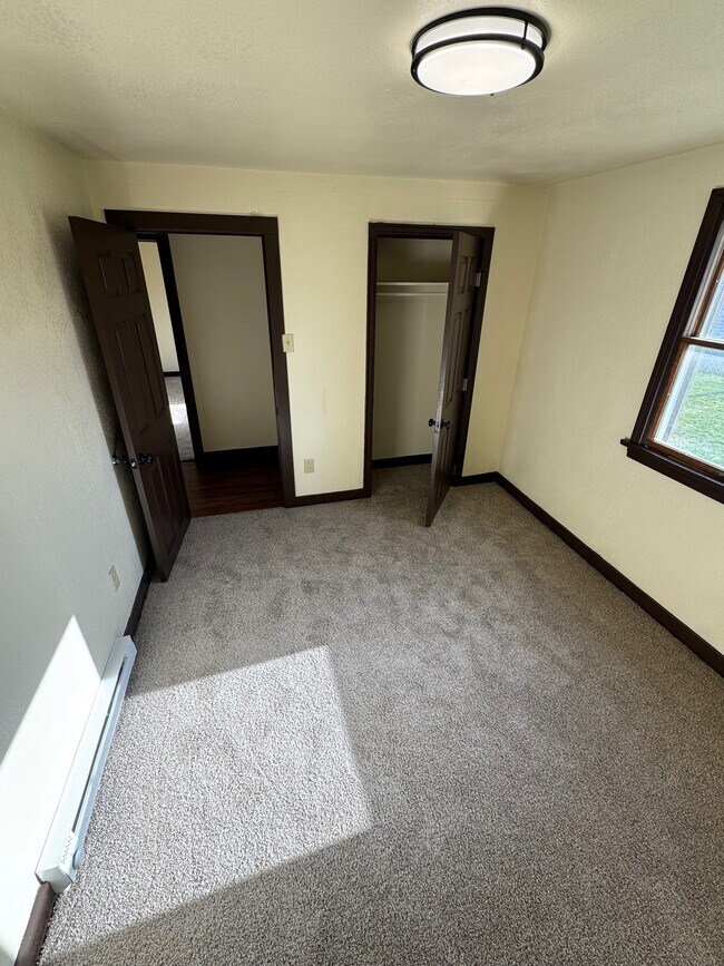 Building Photo - 702 Peer St