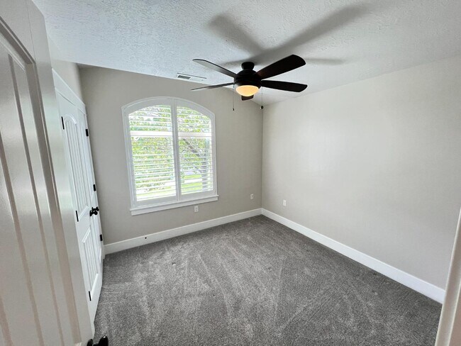 Building Photo - 564 Spring Meadow Ln