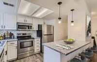 Building Photo - Spacious 2 Bed, 2 Bath Condo with Garage i...