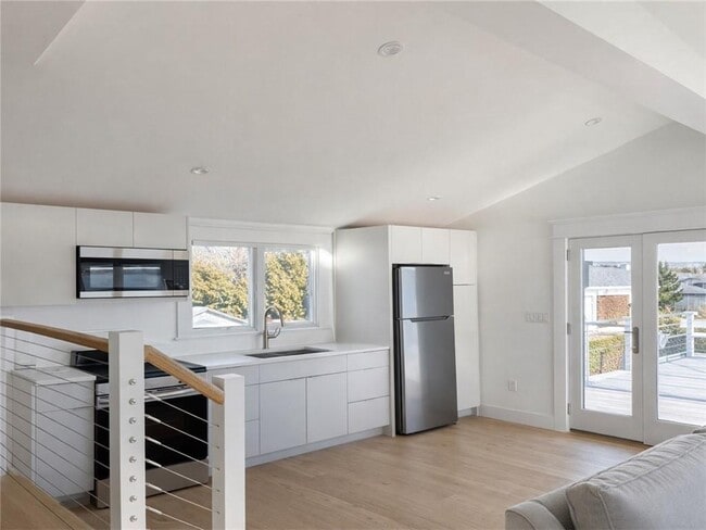 Building Photo - 193 Seaconnet Blvd