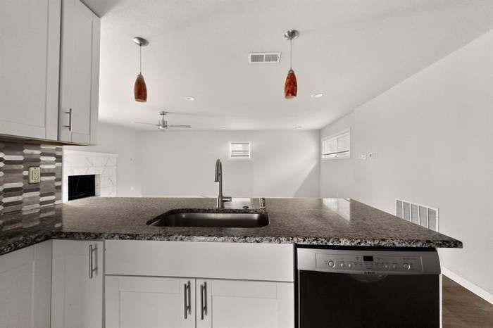 Building Photo - 632 Freeman Dr