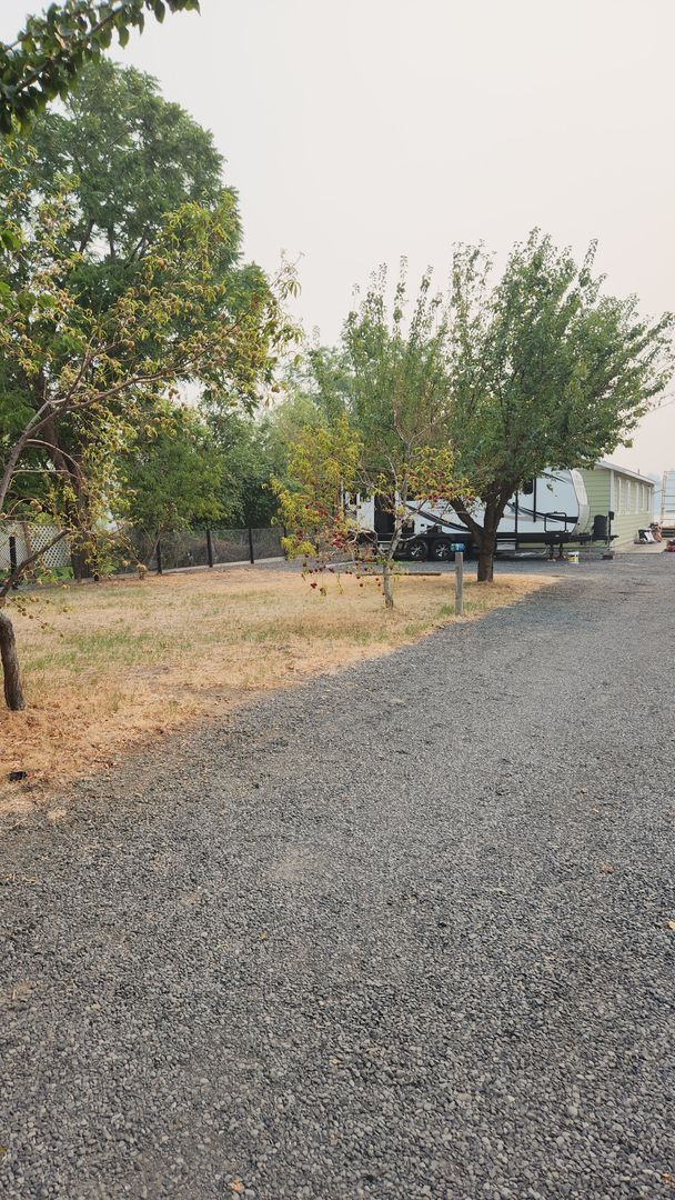 Building Photo - Lake house with Shop on 1/2 acre
