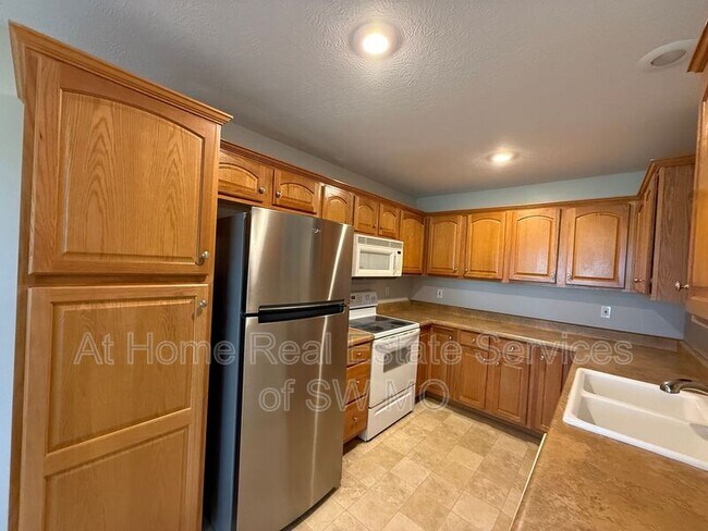 Building Photo - 4023 S Warmwater Ave