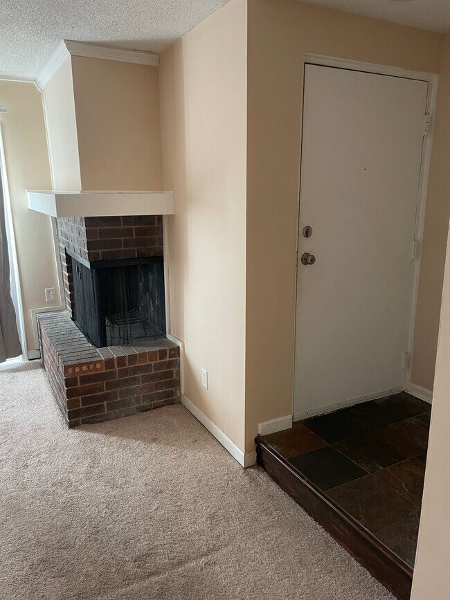 Building Photo - 3602 Gillham Rd