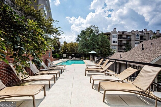 Building Photo - 4248 River Green Dr NW