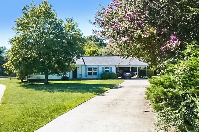 Building Photo - 3557 Heather Ln