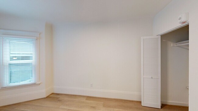 Building Photo - 903 Pine St