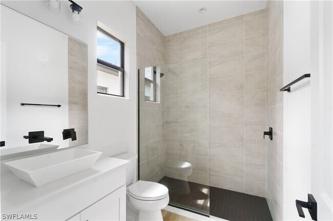 Building Photo - 833 91st Ave N