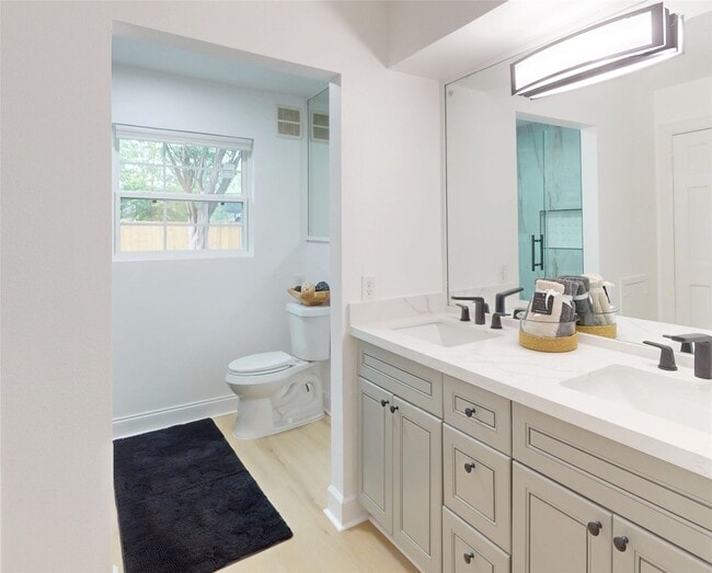 Building Photo - 5731 S Braeswood Blvd