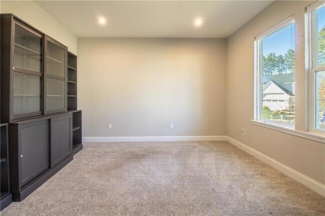 Building Photo - 7950 Welch Mill