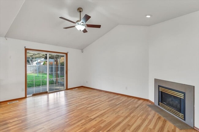 Building Photo - 3133 19th Ave SE