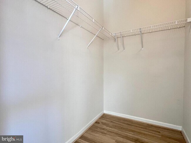 Building Photo - 8378 Sallyport St