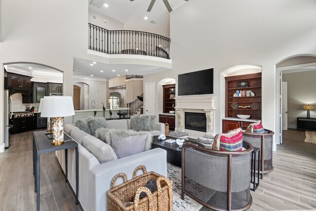 Building Photo - 110 S Veilwood Cir