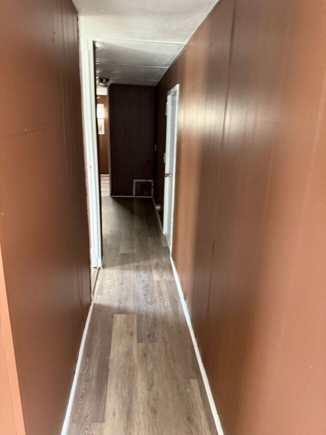 Building Photo - *RENOVATED* 3-Bedroom/ 1-Bath Mobile Home $1300/ mo.