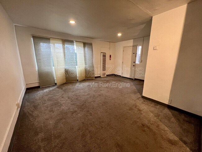 Building Photo - 2142 K St
