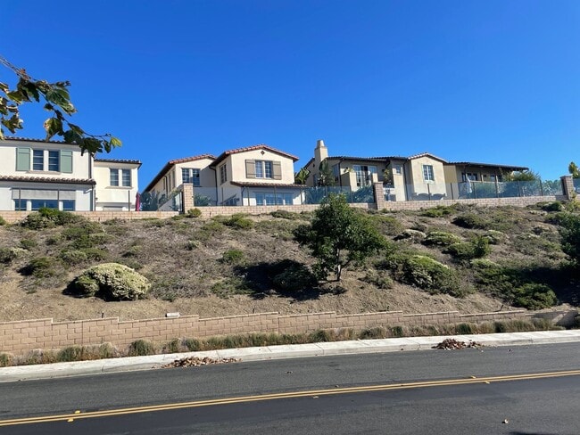 Building Photo - 3 bd/3.5 Ba Sea Summit Panoramic Ocean View Home in San Clemente!