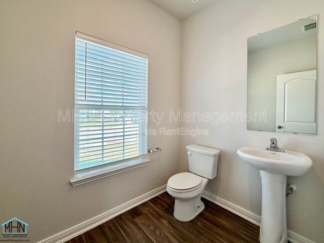 Building Photo - 10950 Chippewa Trce