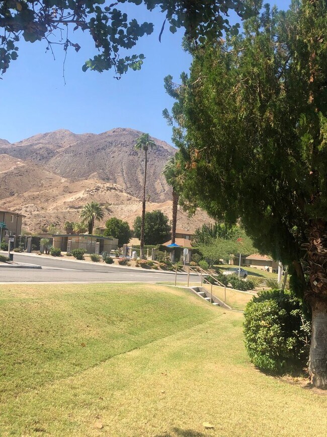 Building Photo - Beautiful 2 Bedroom UPGRADED condo for rent!
