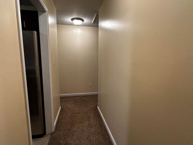 Building Photo - 206 High Meadows Cir