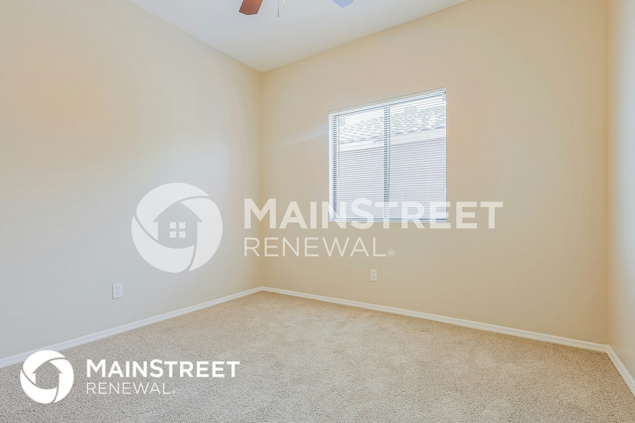 Building Photo - 6606 S 10th Dr