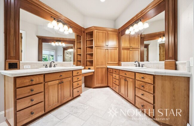 Building Photo - Executive Estate in Atherton Heights with ...