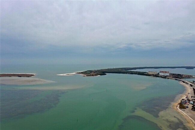 Building Photo - 654 Windrush Bay Dr