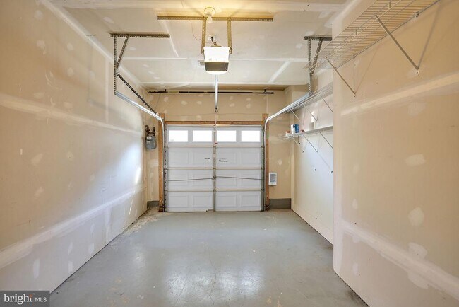 Building Photo - 111 Chevy Chase St