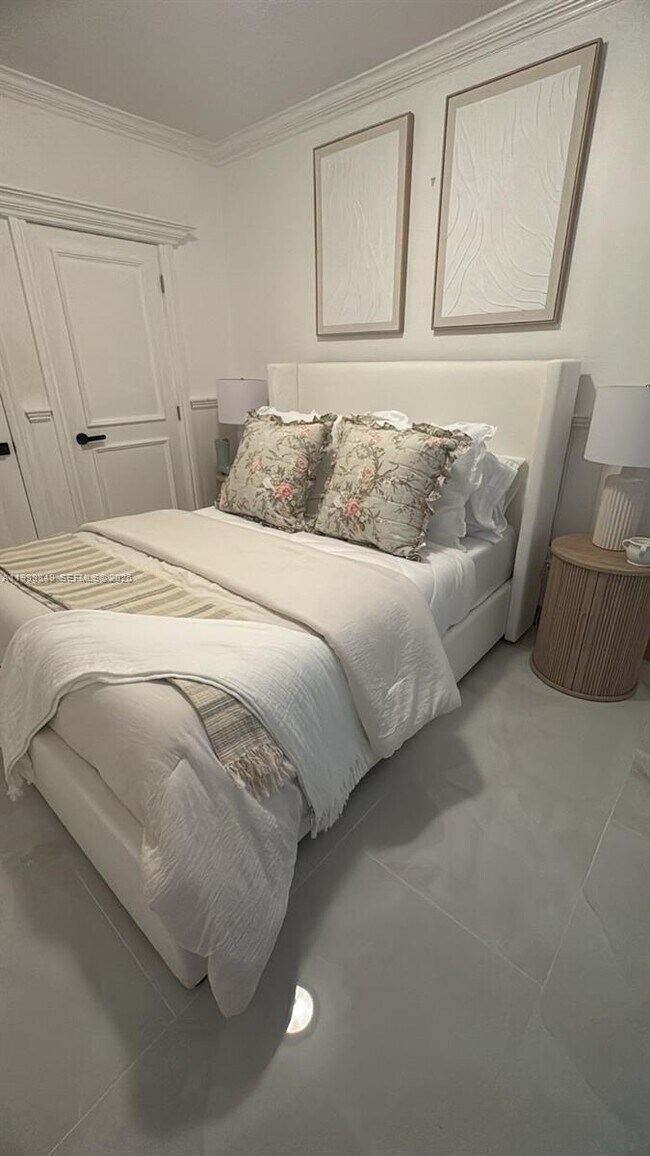 Building Photo - 1830 S Ocean Dr