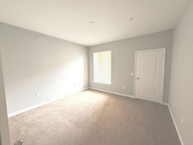 Building Photo - 8848 Villa View Cir
