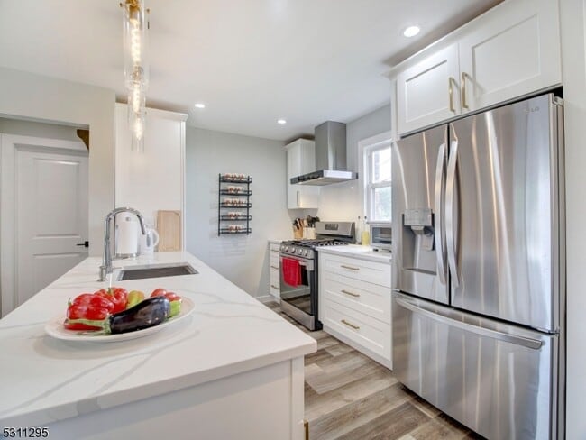 Building Photo - 43 Conforti Ave