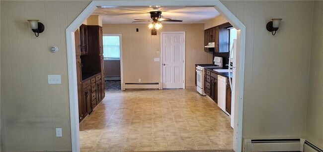 Primary Photo - 1381 Mineral Spring Ave