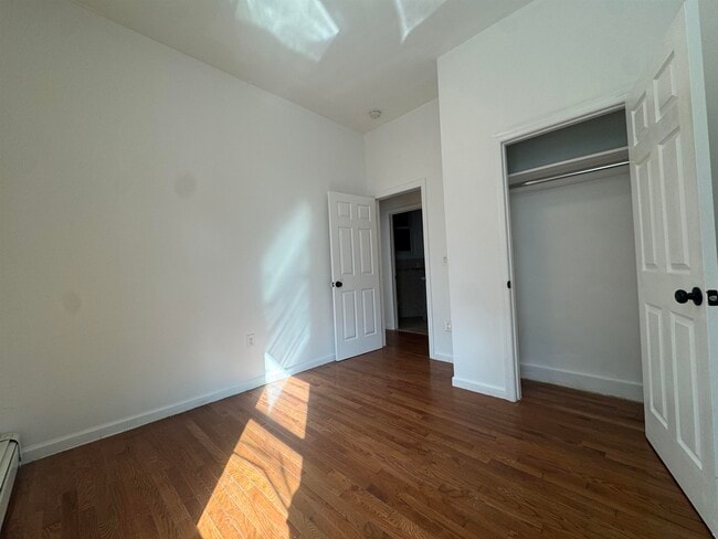 Building Photo - 220 52nd St
