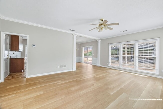 Building Photo - Spectacular John's Creek Traditional