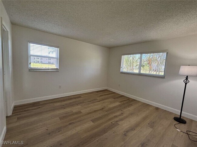 Building Photo - 180 Turtle Lake Ct