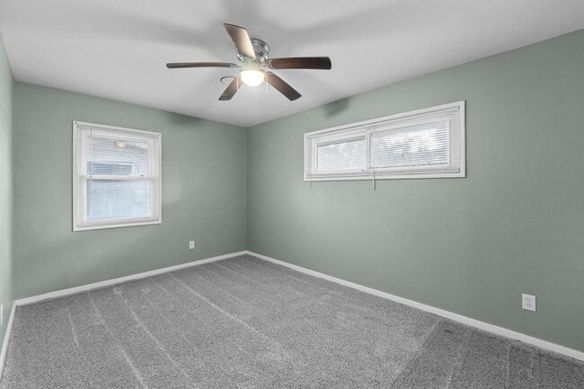 Building Photo - 2226 Raleigh Dr