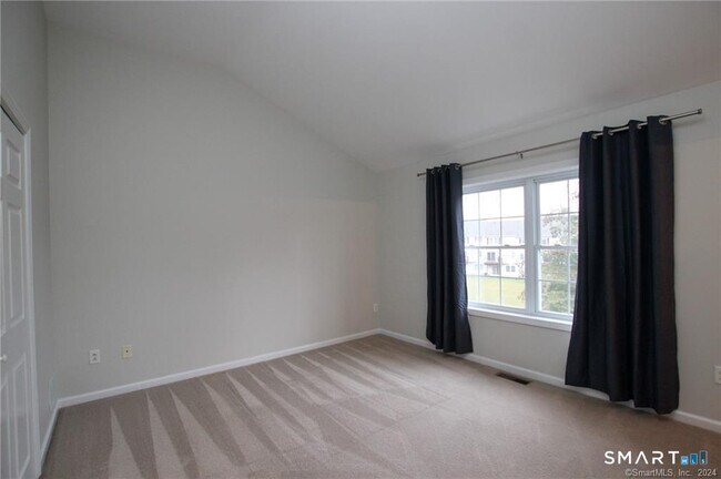 Building Photo - 303 Larson Dr