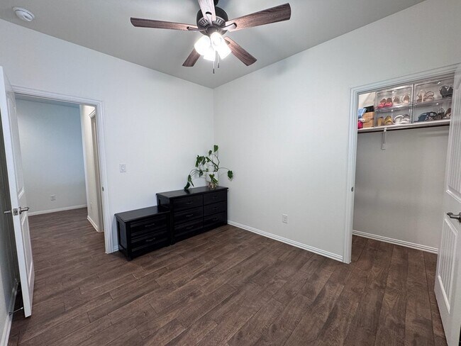 Building Photo - 1710 Wrigley Dr