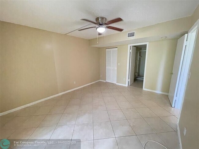 Building Photo - 12222 Royal Palm Blvd