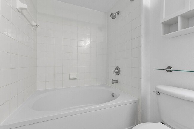 Building Photo - 3019 Alcazar Pl