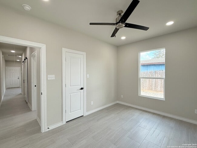 Building Photo - 3274 I-35