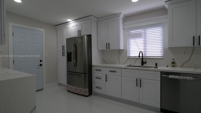 Building Photo - 3609 SW 23rd St