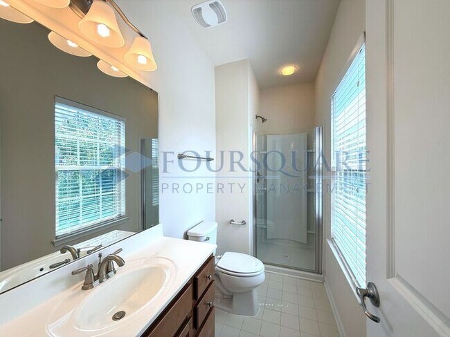 Building Photo - Beautiful 4-Bedroom Home Screened Porch & Bonus Room – Minutes from RTP, Shopping & Dining , Comm...