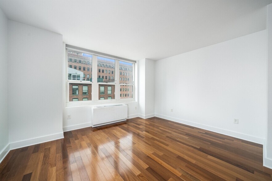 Building Photo - 88 Morgan St